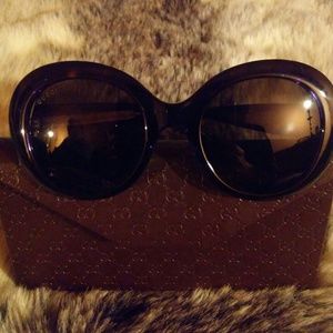 Gucci sunglasses & case